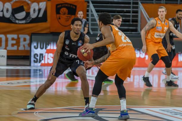 转会竞争异 转会竞争异